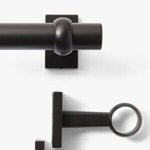 POTTERY BARN STANDARD CURTAIN ROD IN ANTIQUE BRONZE, 1,25" DIAM.SIZE: 28-48". C